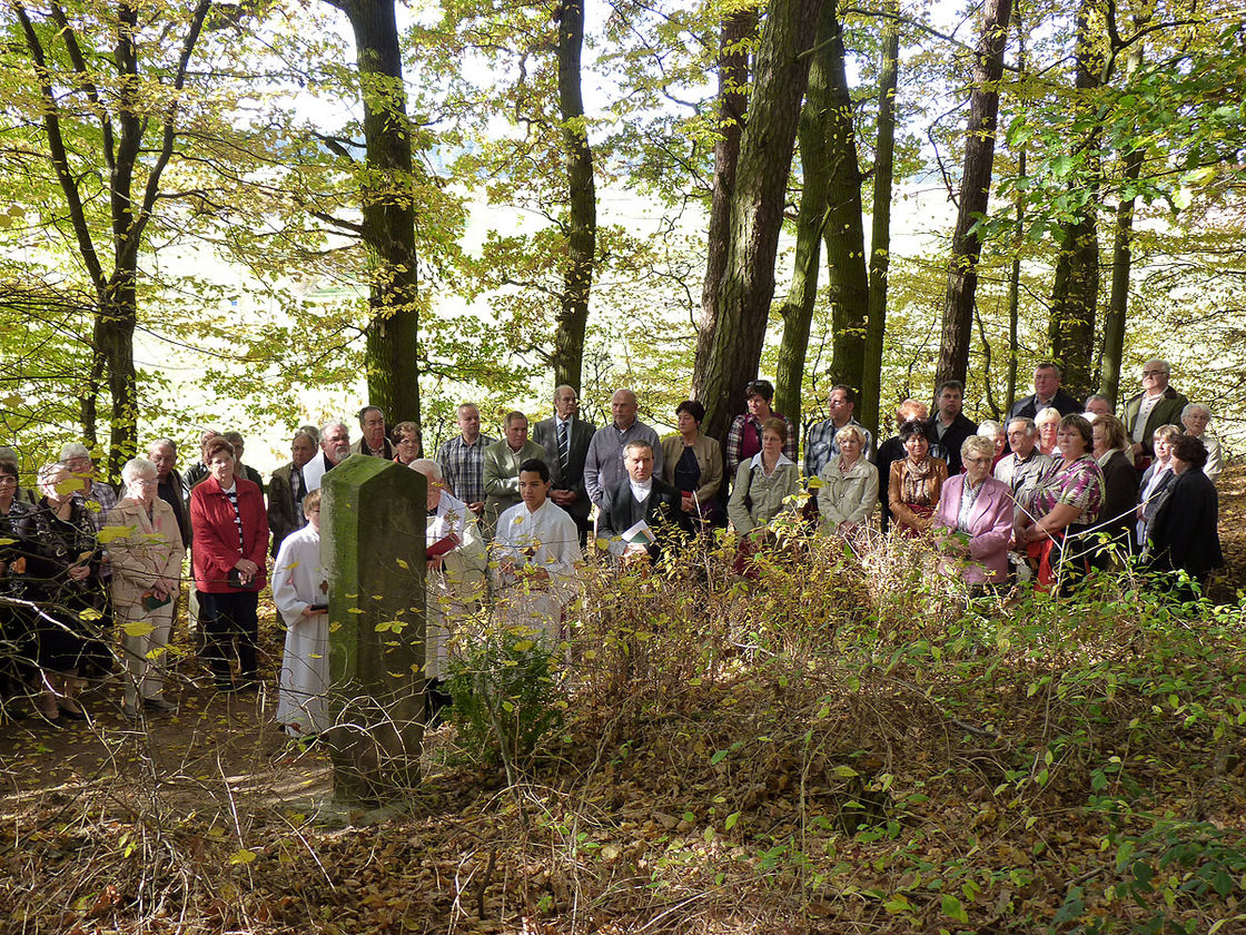 Einweihung der sieben Fußfälle im Oktober 2012 (Foto: Karl-Franz Thiede)